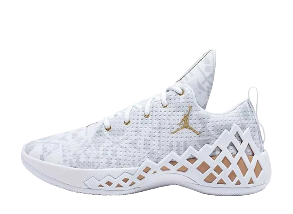 ナイキ ジョーダン ジャンプマン ダイヤモンド ロー "ホワイト/メタリックゴールド"