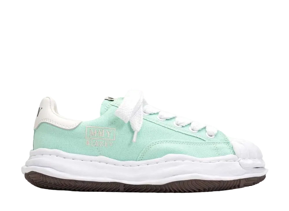 メゾンミハラヤスヒロ ブレイキー OG ソール キャンバス ロートップ スニーカー "ライトブルー" (A08FW735)