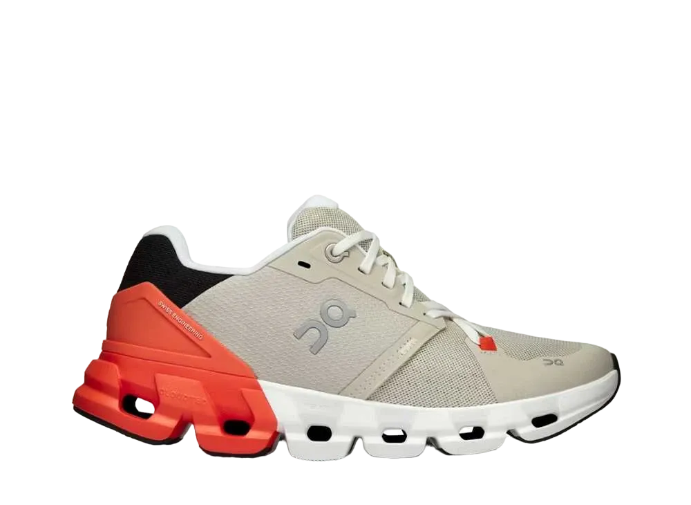 オン ウィメンズ クラウドフライヤー4 "サンド/フレイム"