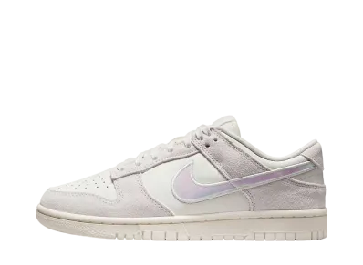 ナイキ ウィメンズ ダンク ロー "イリディセントスウッシュ"