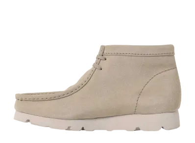 ビームス別注 クラークス ワラビー ブーツ ゴアテックス "サンドスウェード"