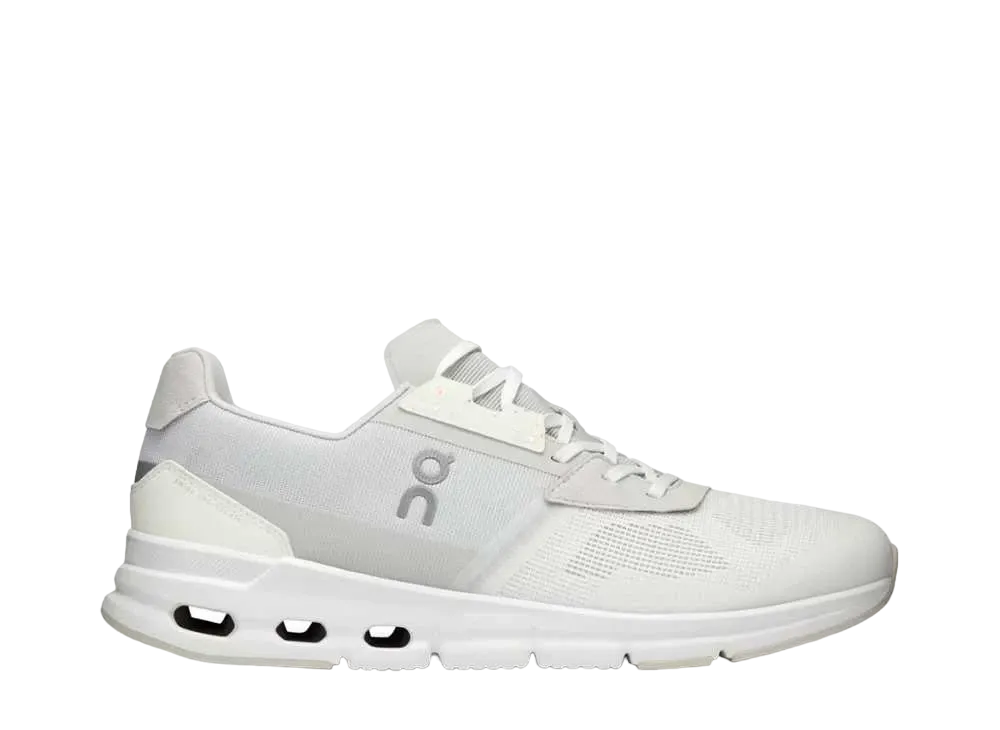 オン ウィメンズ クラウドドリフト "アンダイドホワイト/フロスト"