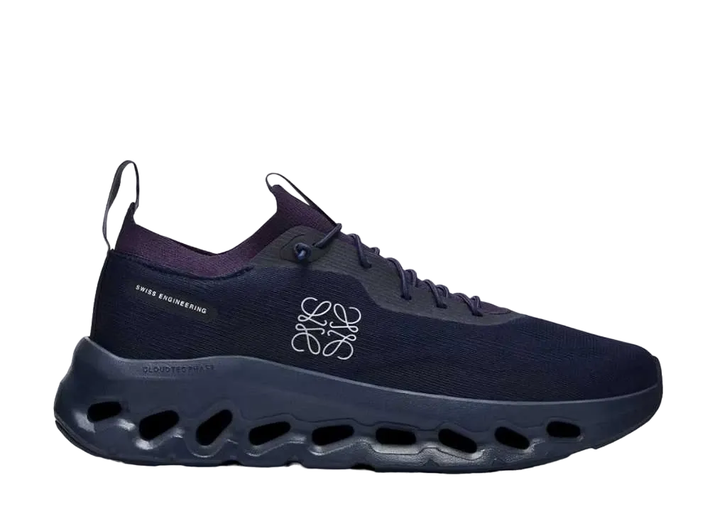 ロエベ × オン クラウドティルト "オールネイビー"