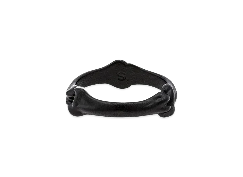 TAKAHIROMIYASHITATheSoloist. bone shaped band ring. "black"