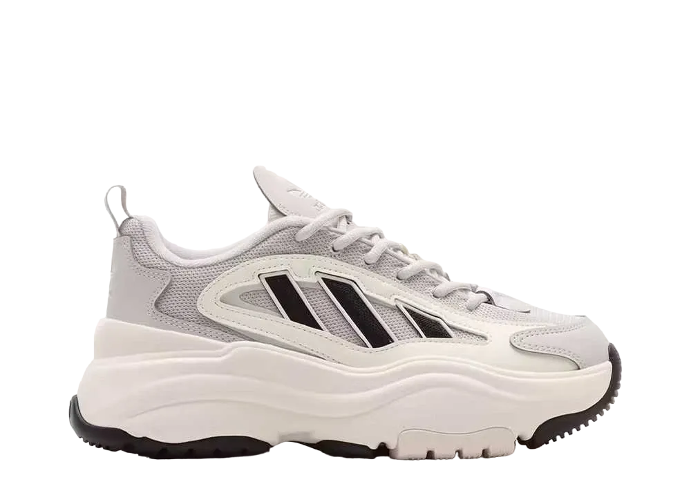 アディダス ウィメンズ オズガイア "コアブラック/オフホワイト"