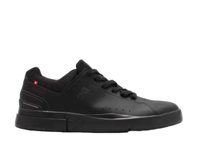 On THE ROGER Advantage 2 "All Black"