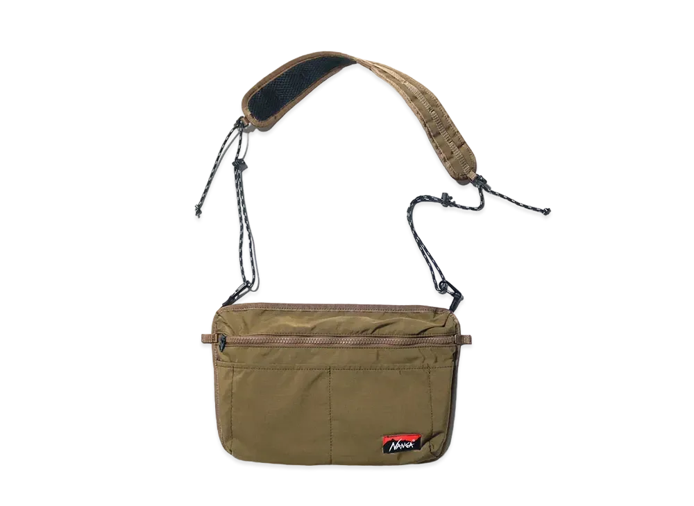 NANGA Hinoc Sacoche "Khaki"