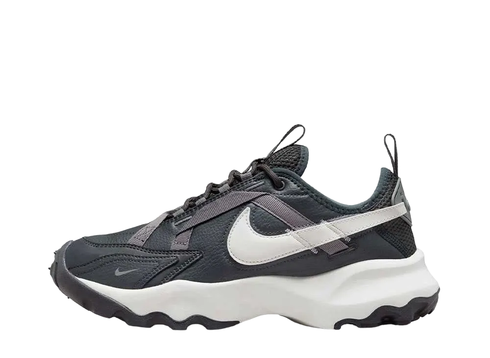 Nike Women's TC 7900 "Anthracite/MTLC Platinum/Platinum Tint/Smoke Grey"