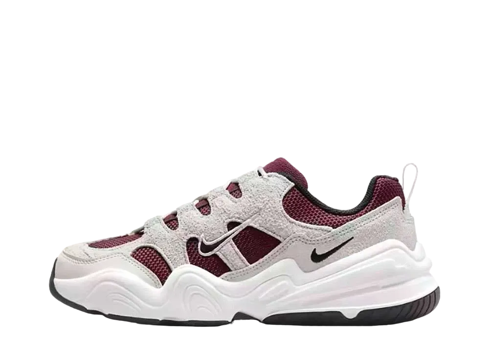 ナイキ ウィメンズ テック ヘラ "バーガンディクラッシュ/プラチナムティント/サミットホワイト/ブラック"