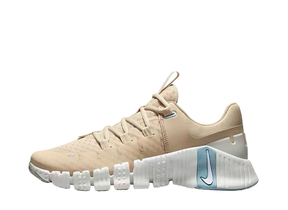 ナイキ ウィメンズ フリー メトコン5 "サンドリフト/ファントム/ライトアイアンオール/ホワイト"