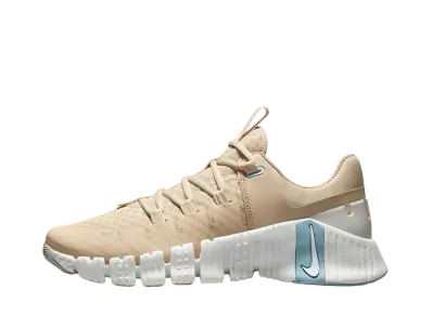 Nike Women's Free Metcon 5 " Sandrift/Phantom/Light Iron All/White"