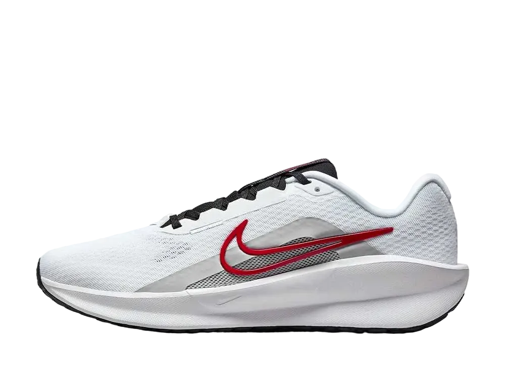 ナイキ ダウンシフター 13 "ホワイト/ライトスモークグレー/ブラック/ファイヤーレッド"