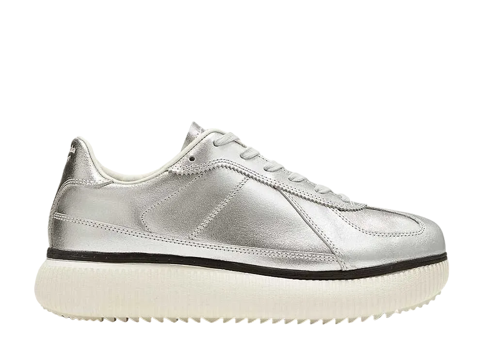 オニツカタイガー デレシティ "ピュアシルバー"