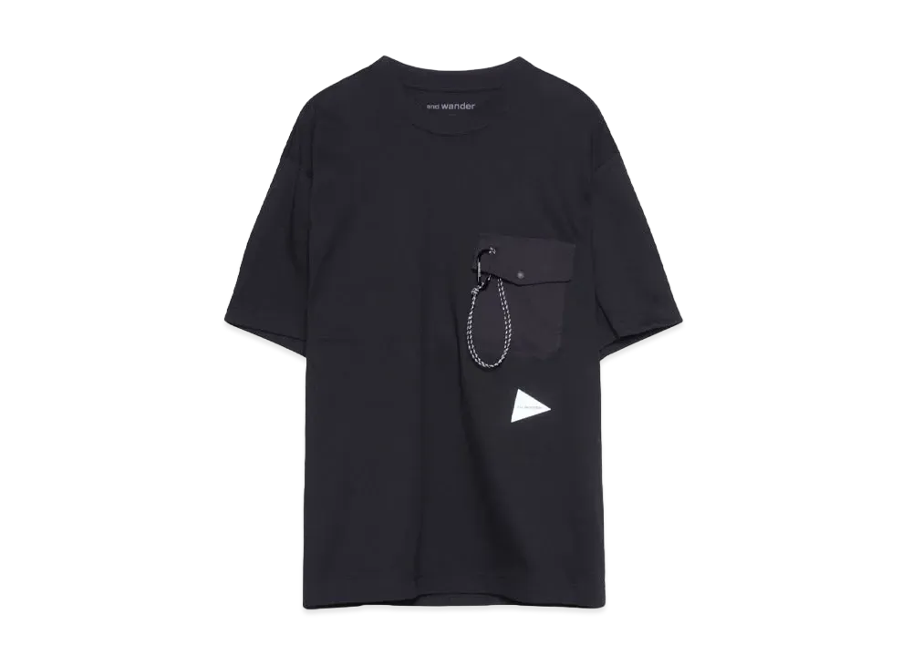 and wander pocket T "BLACK"