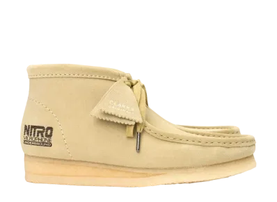 ニトロマイクロフォンアンダーグラウンド × クラークス ワラビー ブーツ "メープル スウェード"
