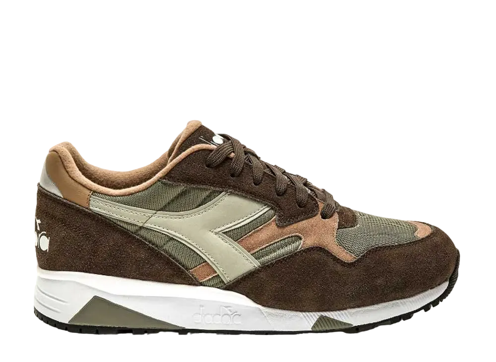 ディアドラ N902  "ベチバー/スレートブラック"