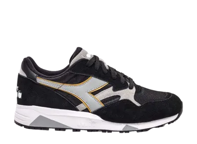 DIADORA N902 "Black"