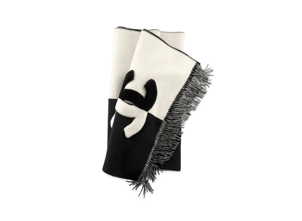 CHANEL Stole Cashmere & Shearling Lambskin "White/Black"