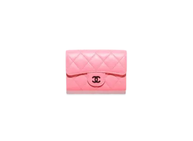 CHANEL Classic Card Holder Lambskin & Black Metal "Coral Pink"