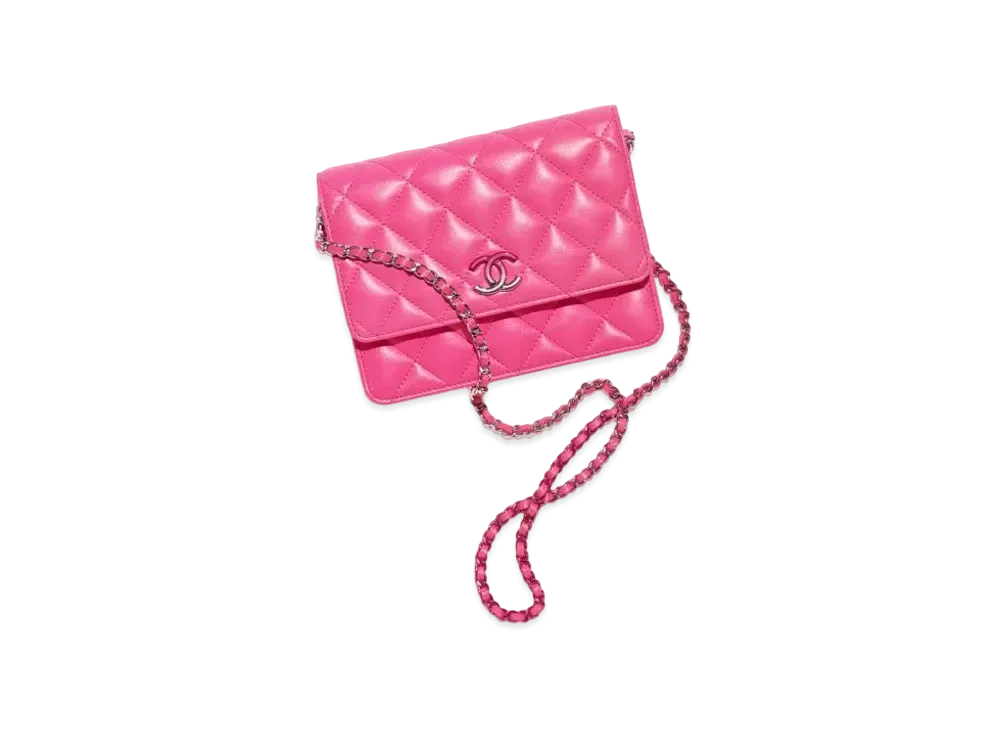 CHANEL Clutch With Chain Lambskin & Gradient Lacquered Metal "Fuchsia"