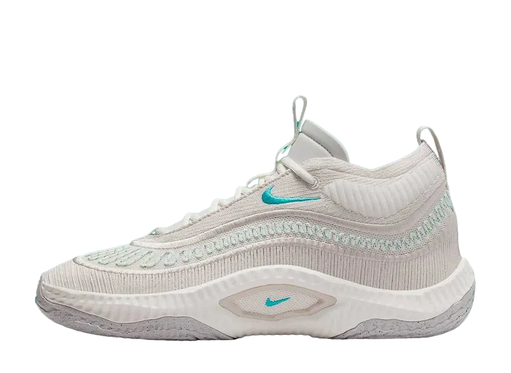 ナイキ コズミック ユニティ 3 "ライトボーン"