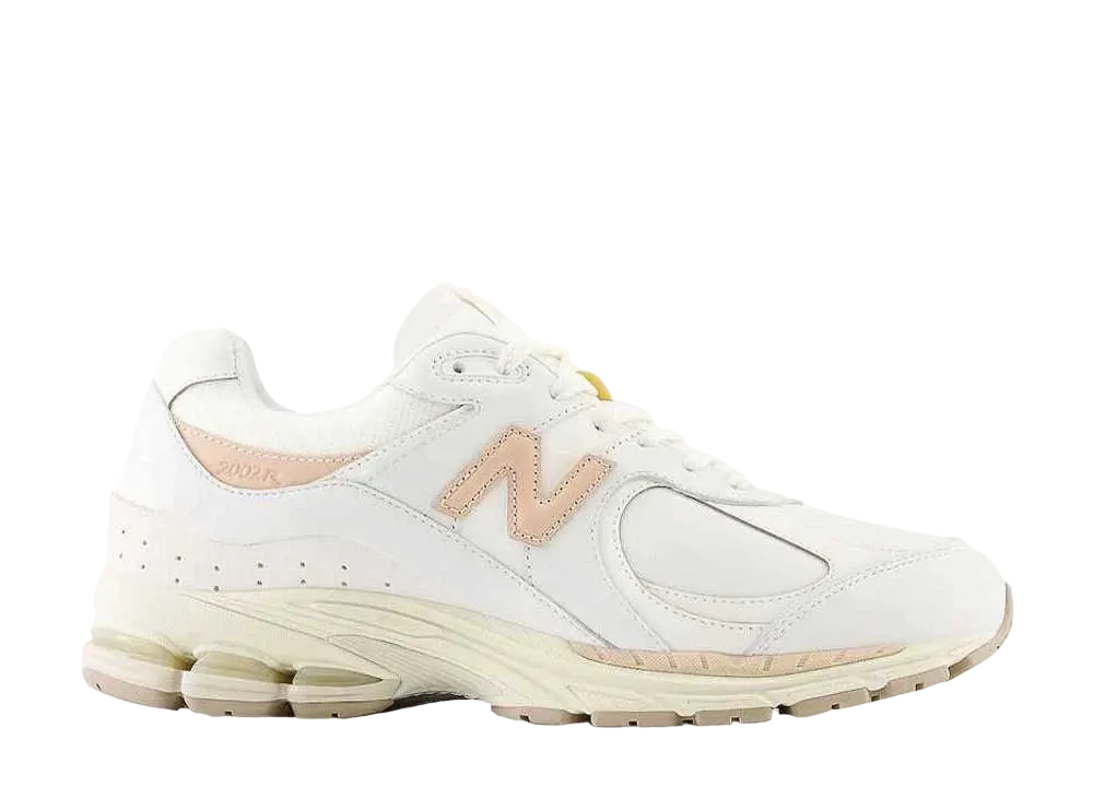 ニューバランス 2002R "ホワイト/タン"