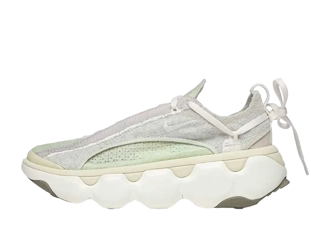 ナイキ ウィメンズ フライニット ブルーム "ライトボーン/ファントム/プラチナムバイオレット/セイル"