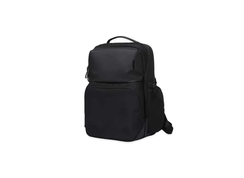 Incase A.R.C. Commuter Pack "BLACK"