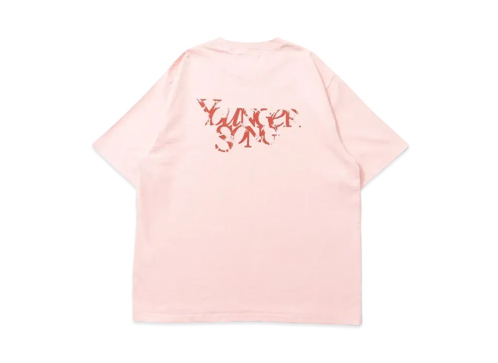 Younger Song pigment Universal logo T "Pink"