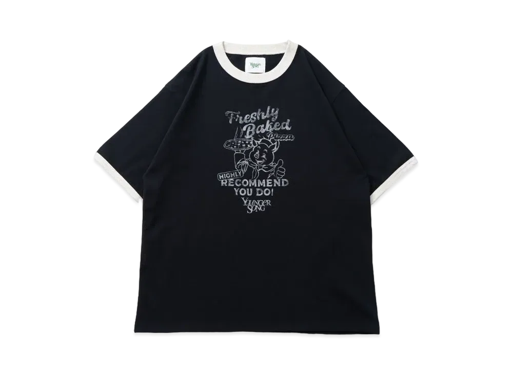 Younger Song chara ringer TEE "BLACK pizza"