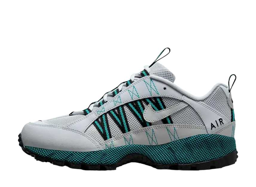 ナイキ エアフマラ "ピュアプラチナム/ブラック/ダスティーカクタス/メタリックプラチナム"