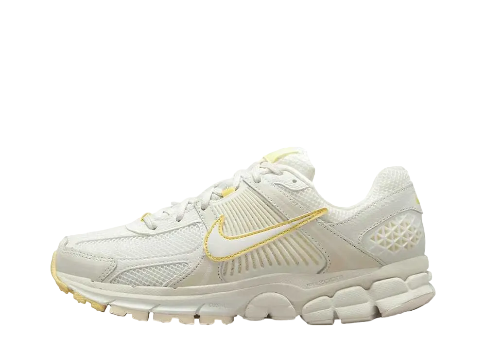 ナイキ ウィメンズ ズーム ボメロ5 "セイル/ペールアイボリー/ソフトイエロー"