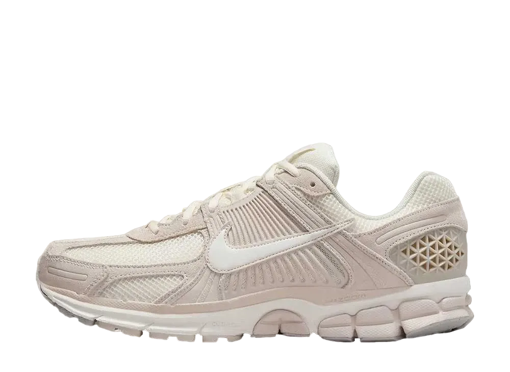 ナイキ ボメロ5 "ライトオールウッドブラウン"