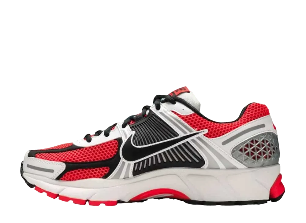 ナイキ ズーム ボメロ5 "ブライトクリムゾン"