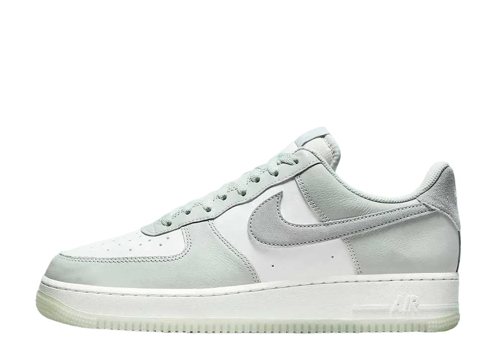 ナイキ エアフォース1 ロー "シルバースウェード"