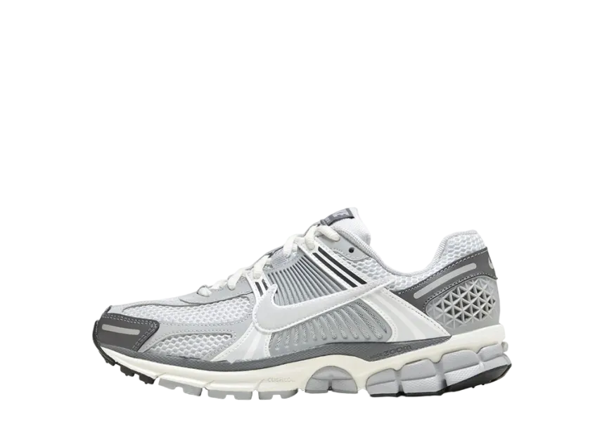 ナイキ GS ズーム ボメロ5 "ピュアプラチナ/メタリックシルバー/サミットホワイト/ダークグレー"