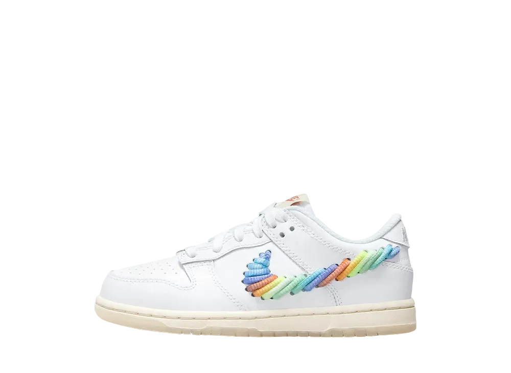 ナイキ PS ダンク ロー SE "ホワイト/ダークポニー/ライトシルバー/マルチカラー" (キッズ)