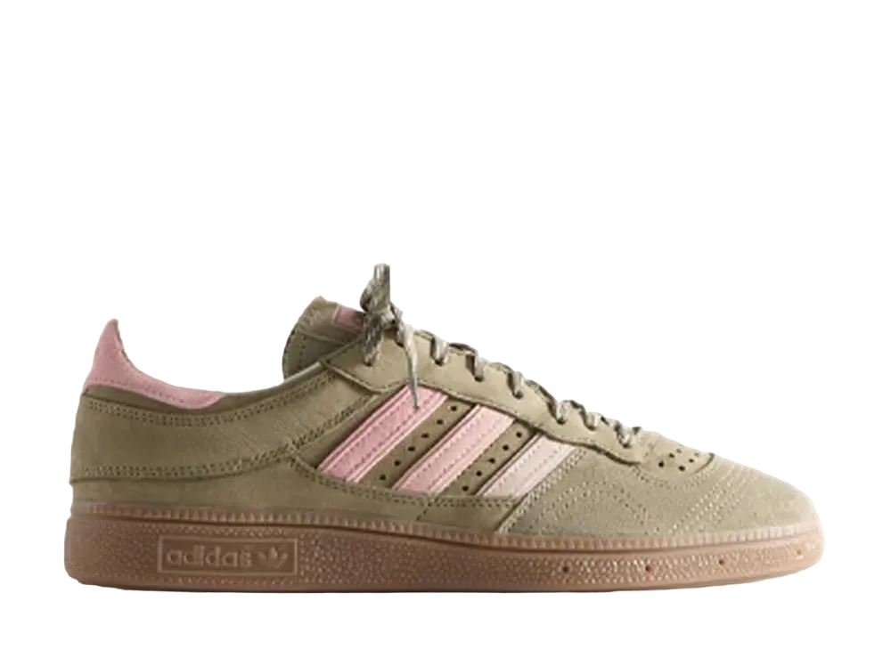 キス クラシックス × アディダス オリジナルス ハンドボール トップ "ガム"