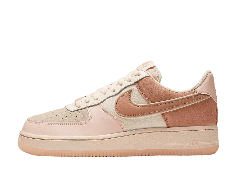 ナイキ ウィメンズ エアフォース 1 プレミアム "ウォッシュドコーラル/ローズゴールド/グァバアイス"