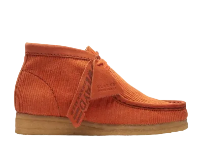 メイドワールドワイド × クラークス ワラビー ブーツ "テラコッタ"