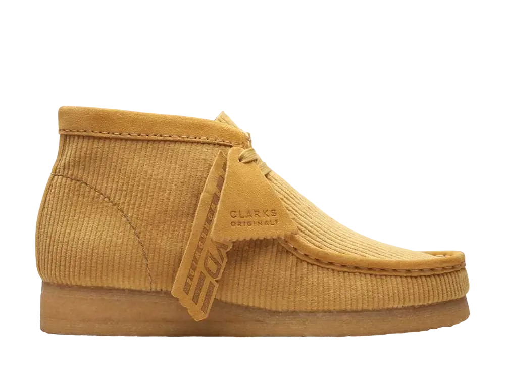 メイドワールドワイド × クラークス ワラビー ブーツ "サンシャインコード"