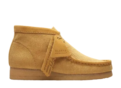 メイドワールドワイド × クラークス ワラビー ブーツ "サンシャインコード"