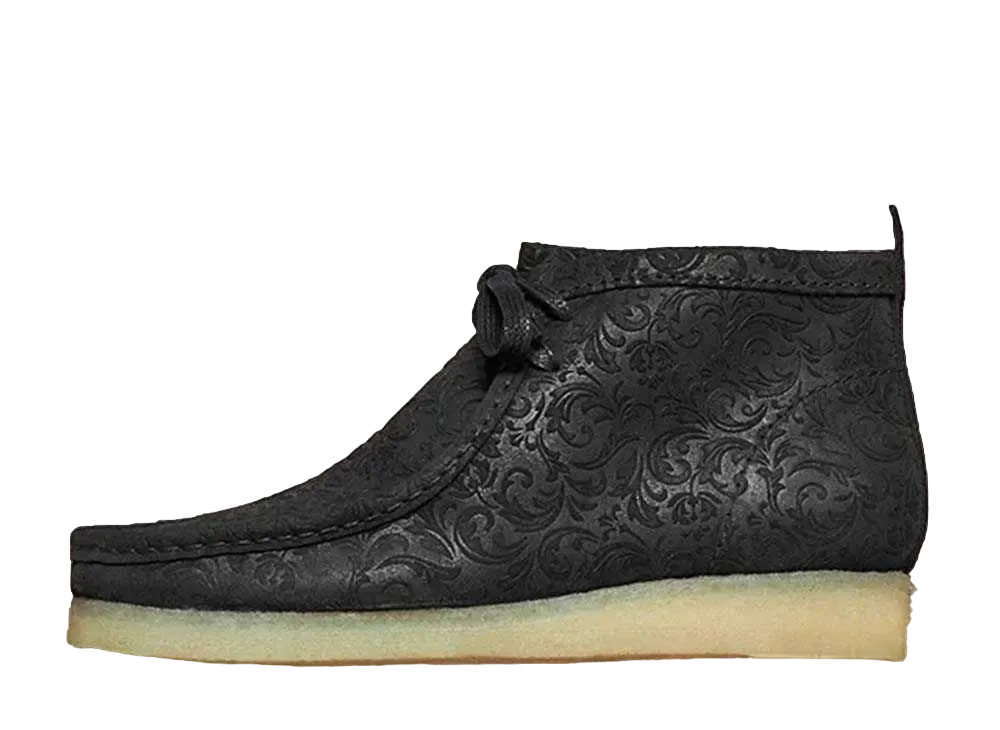 エンド × クラークス オックスフォード フラワーズ ワラビー ブーツ "ブラックフローラル"