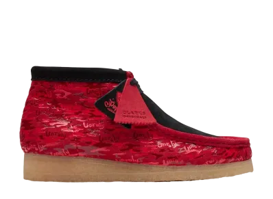 ポップカーン × クラークス ワラビー ブーツ "レッドカモ"
