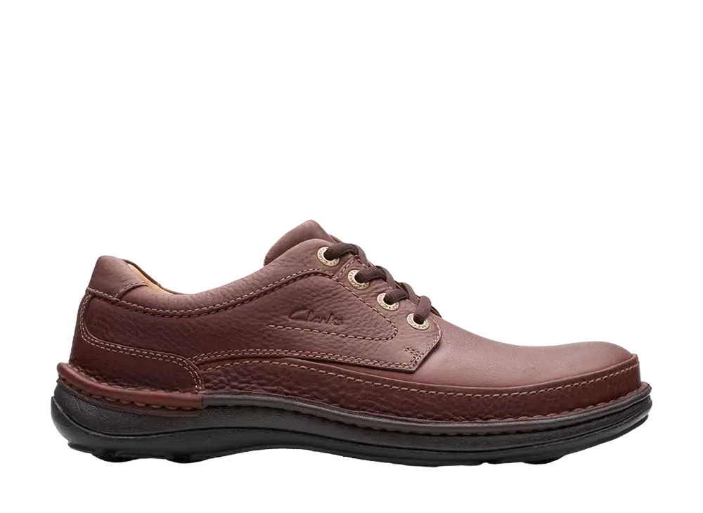 クラークス ネイチャースリー "ブラウン"