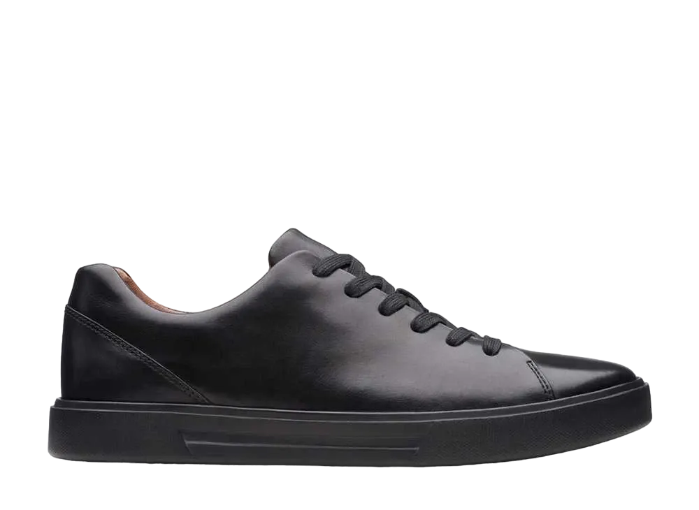 クラークス アンコスタレース "ブラックレザー"