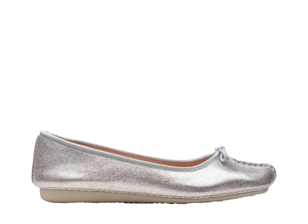 クラークス ウィメンズ フレックルアイス "シルバーメタリック"