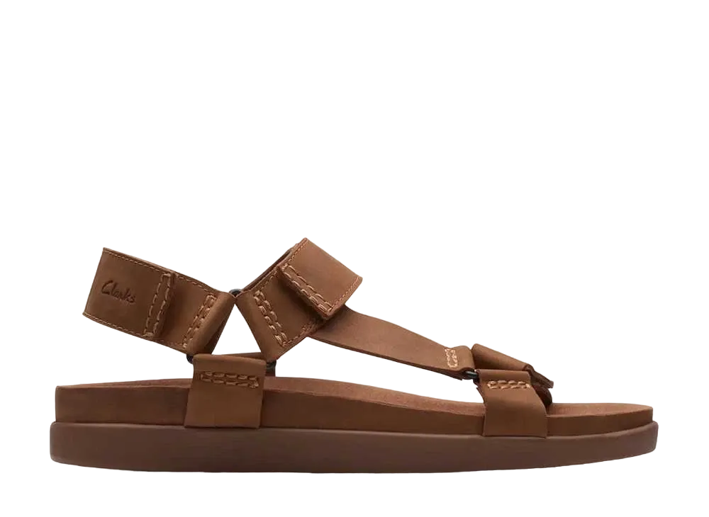 クラークス サンダーレンジ "タンレザー"