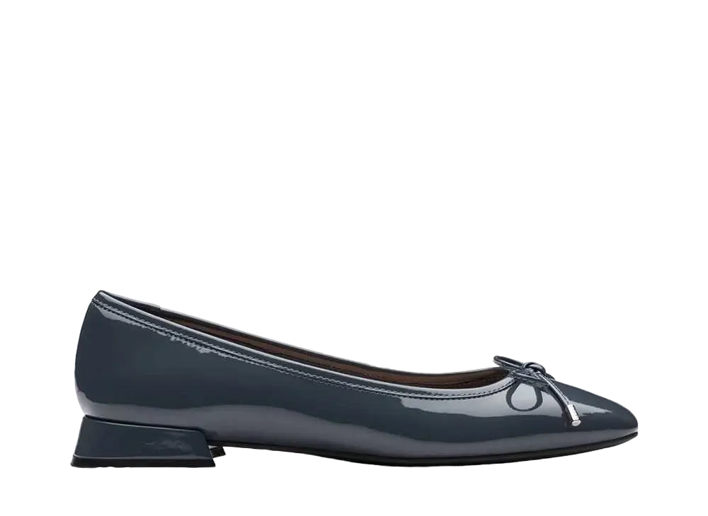 Clarks Women's Ubree15 Step "Navy Patent"