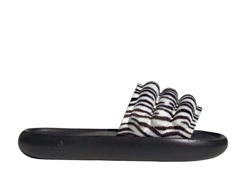 アディレッタ ズプラッシュ スライド "コアブラック/フットウェアホワイト"